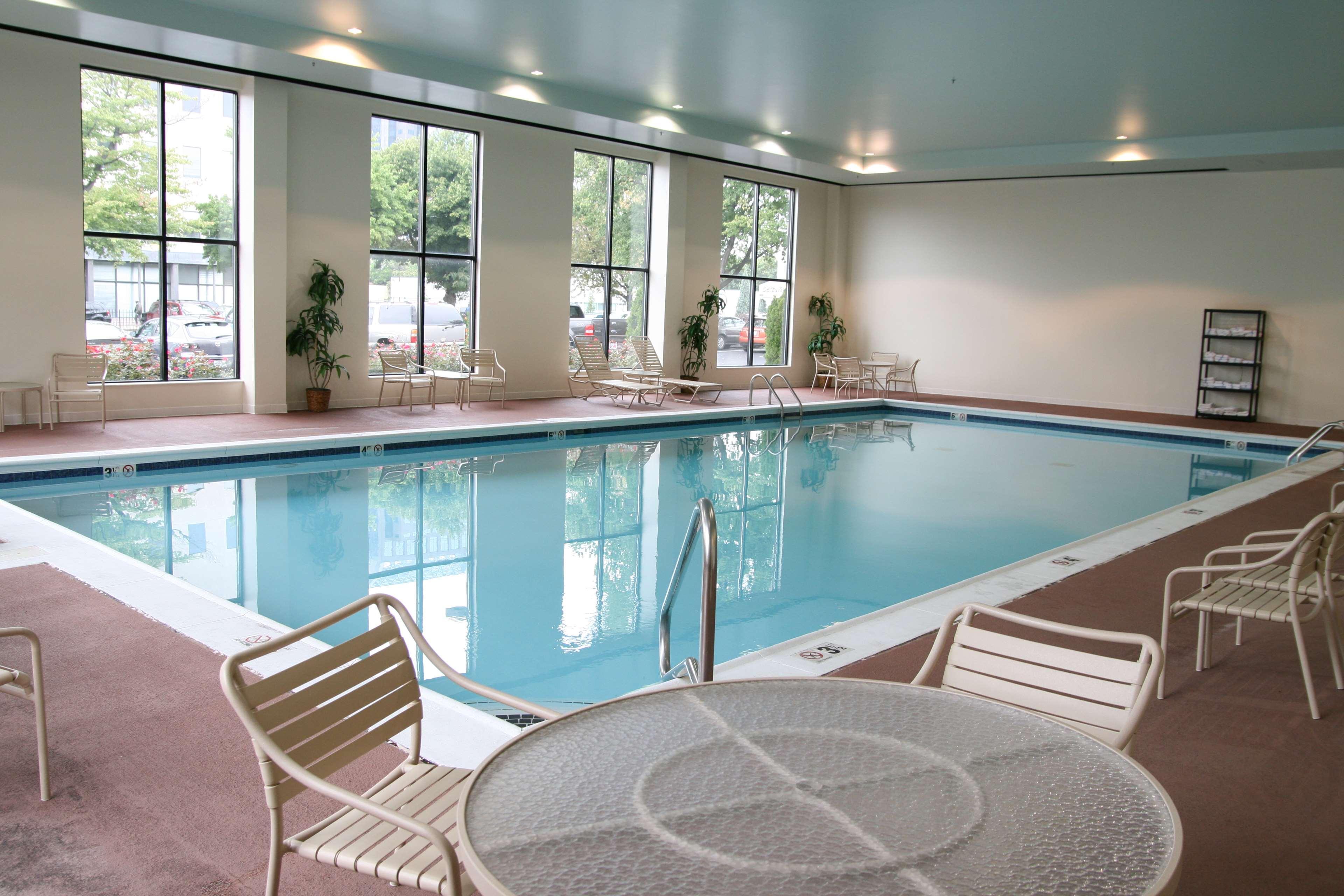 Hampton Inn Louisville Downtown מראה חיצוני תמונה