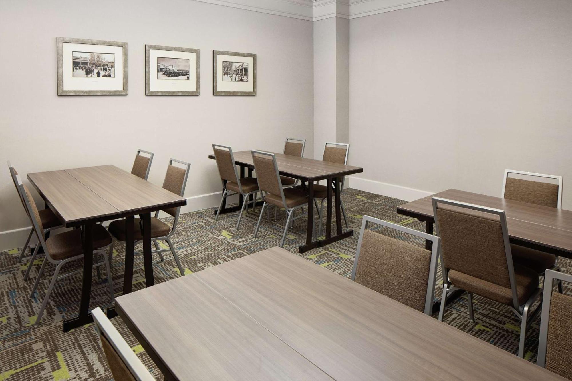 Hampton Inn Louisville Downtown מראה חיצוני תמונה